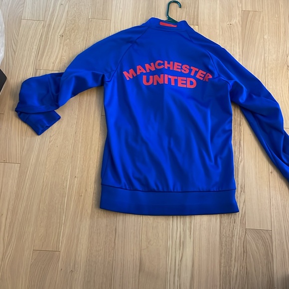 Manchester United zip-up sweater - Picture 2 of 2